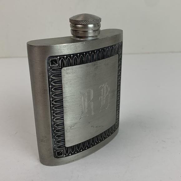 RB Pewter vintage 90s deco engraved weighted pocket flask holds 1/2 cup, clean! - Picture 4 of 10